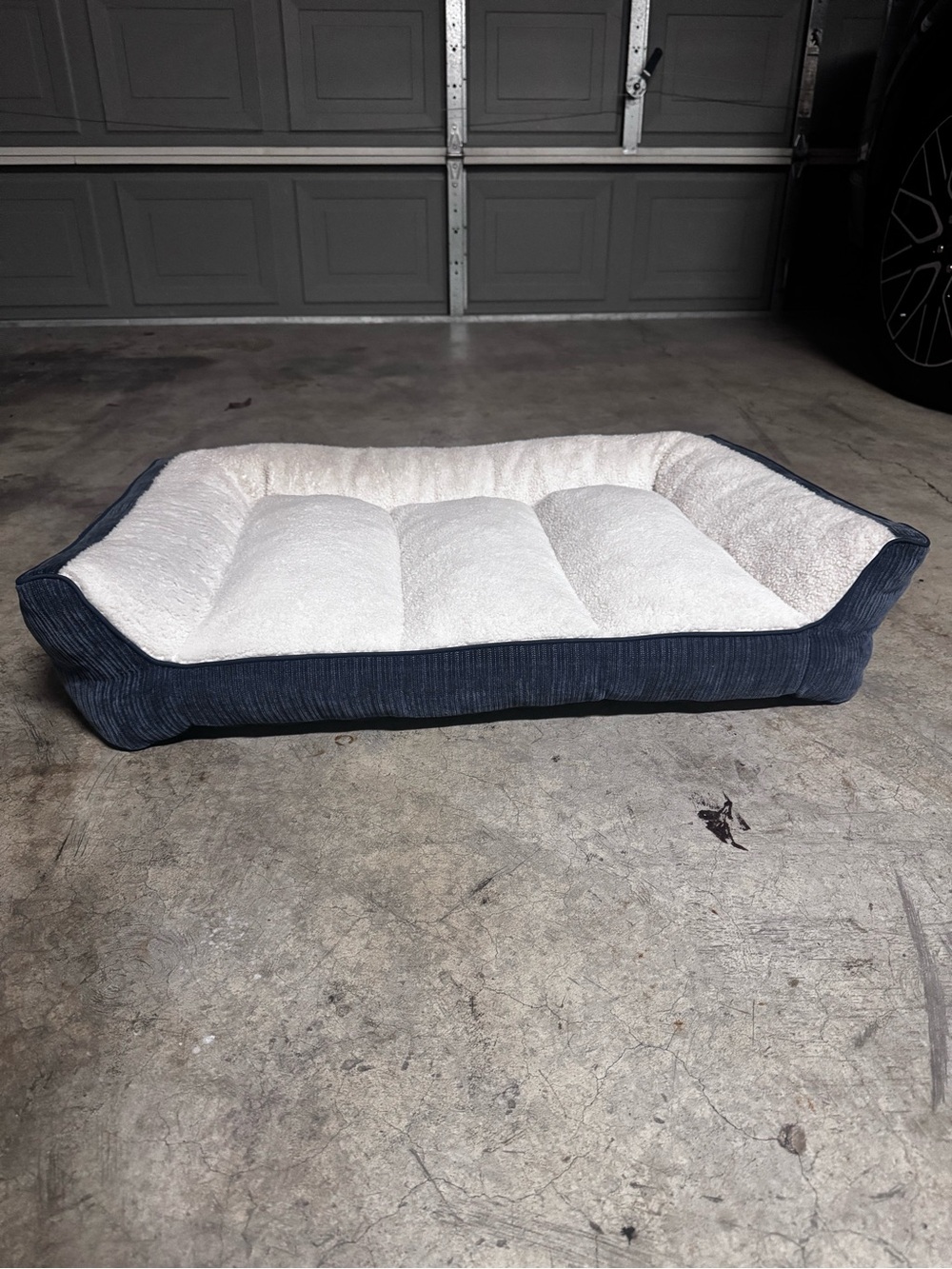 Kirkland Signature Navy & Cream Plush Dog Bed